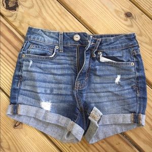 Bethany Mota trendy shorts